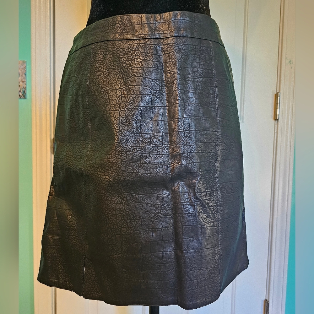 Love Riche Black Faux Leather Mini Skirt Women's Sz M